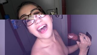 Linda Cardellini look alike at the Gloryhole